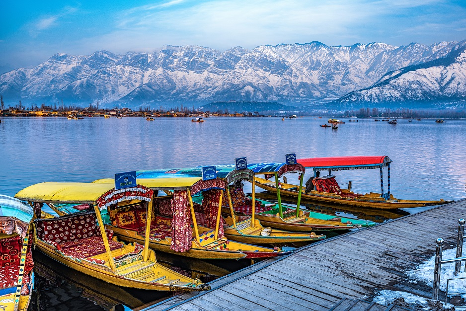 Read more about the article Panduan Pilih Houseboat Kashmir